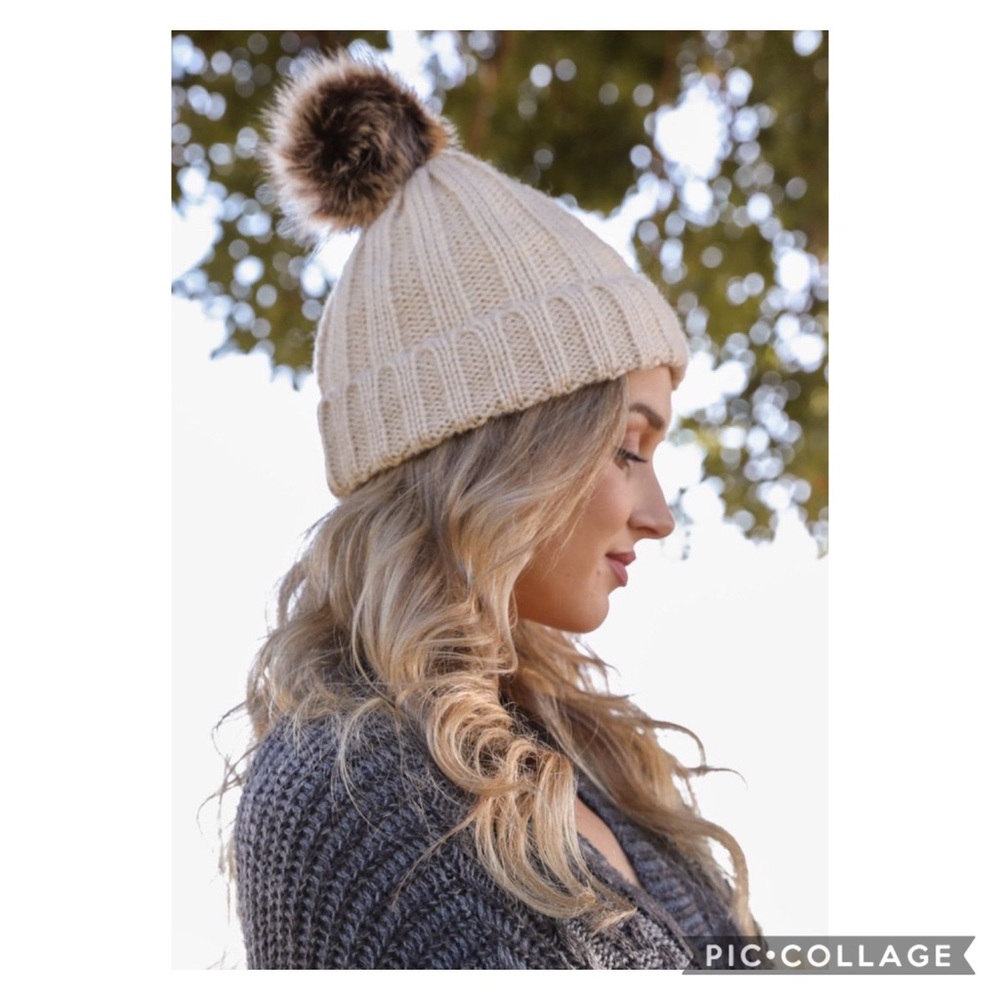Ivory faux fur PomPom beanie